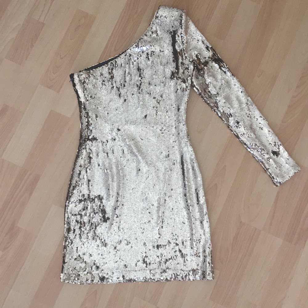 TOPSHOP Gold Sequin Dress - Picture 4 of 8